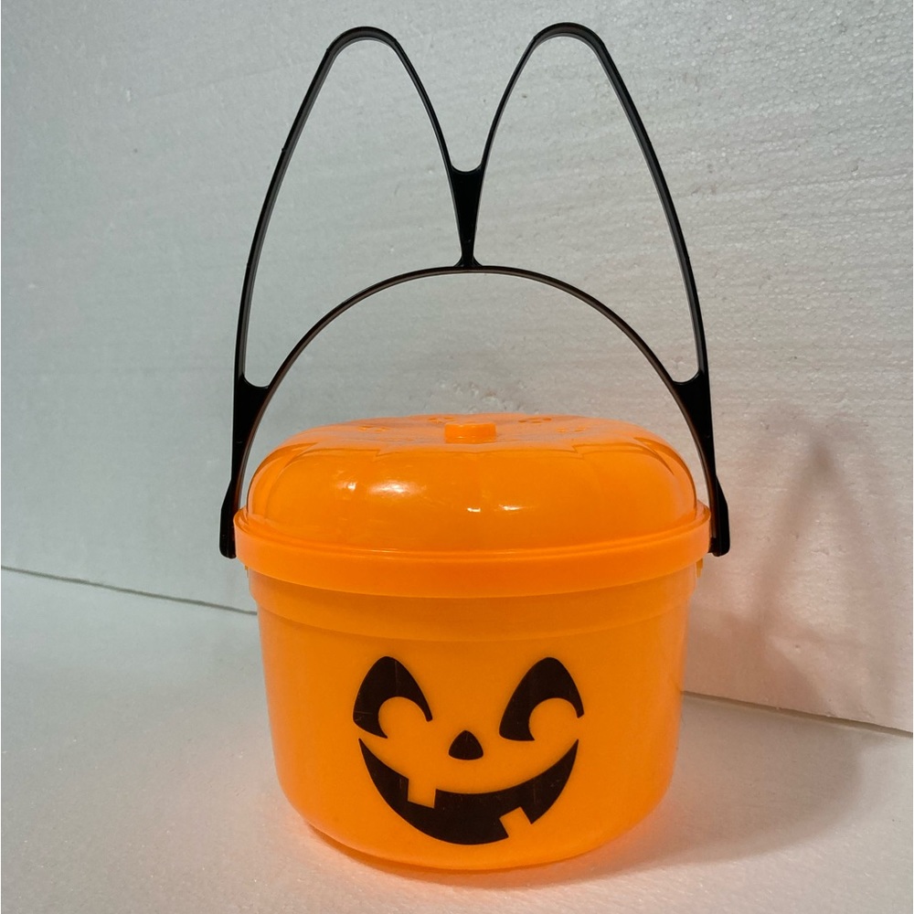 RARE McDonald’s 1991 Halloween Pail, Orange Pumpkin with black “M” handle